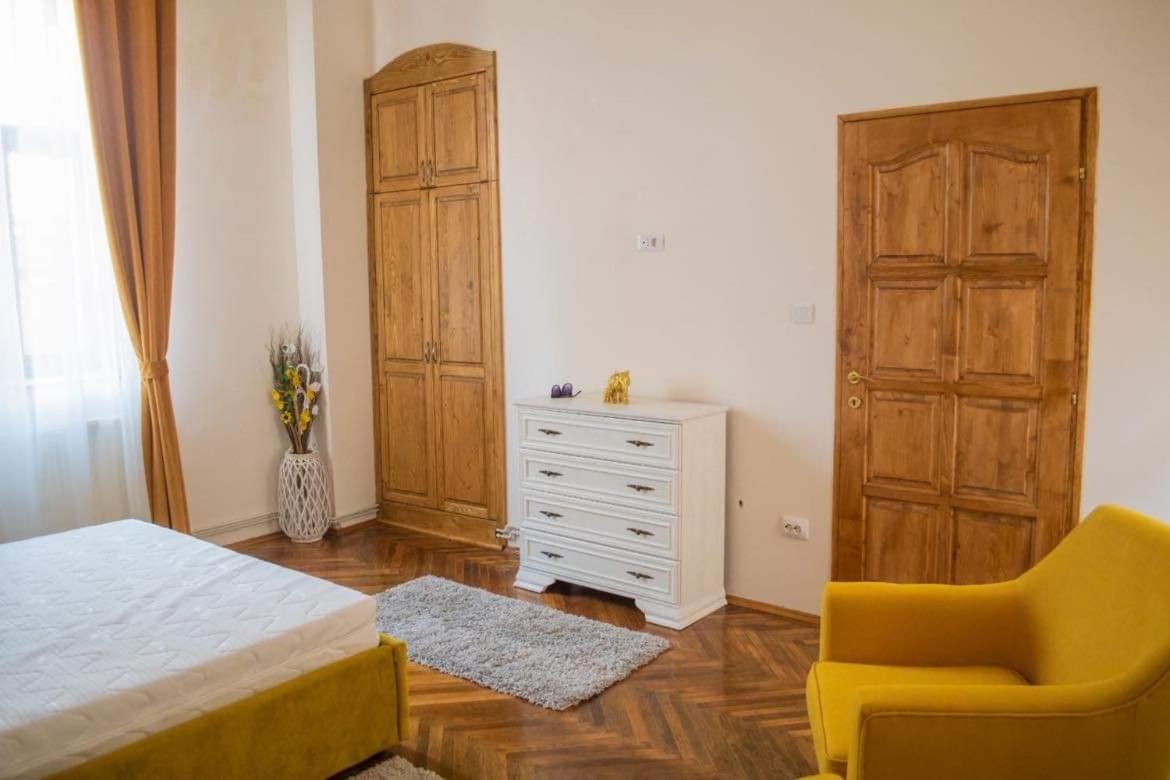 Appartamento Apartament Luxor Turda Esterno foto